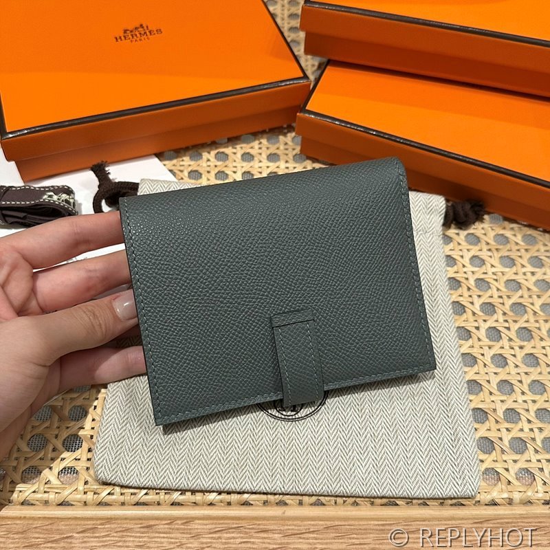 [하이엔드급] Hermes 에르메스 베안 컴팩트 지갑 Bearn Compact Wallet / 63 아몬드그린 Vetr Amande 엠솜 은장 [매장가 385만원대]