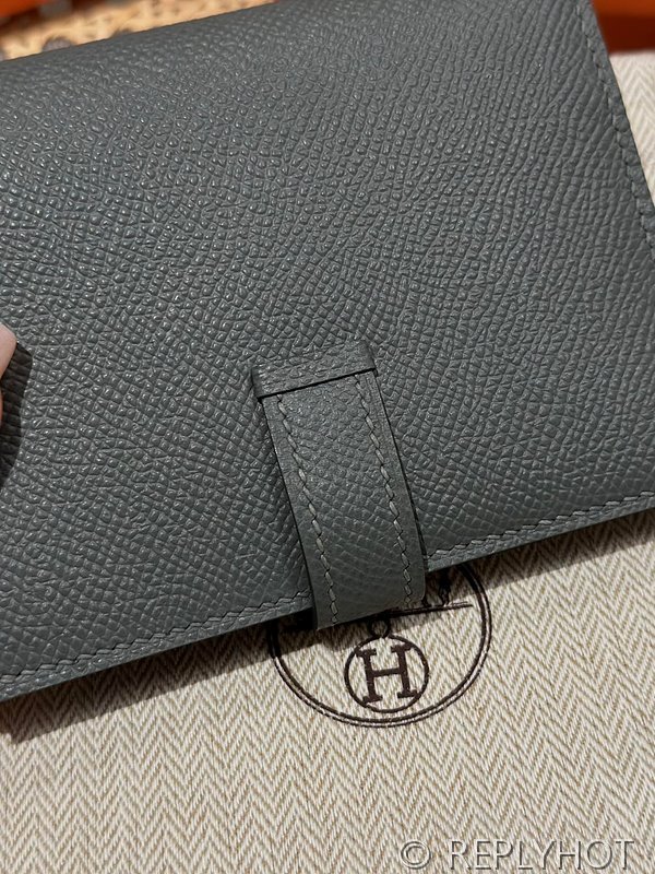 [하이엔드급] Hermes 에르메스 베안 컴팩트 지갑 Bearn Compact Wallet / 63 아몬드그린 Vetr Amande 엠솜 금장 [매장가 385만원대]