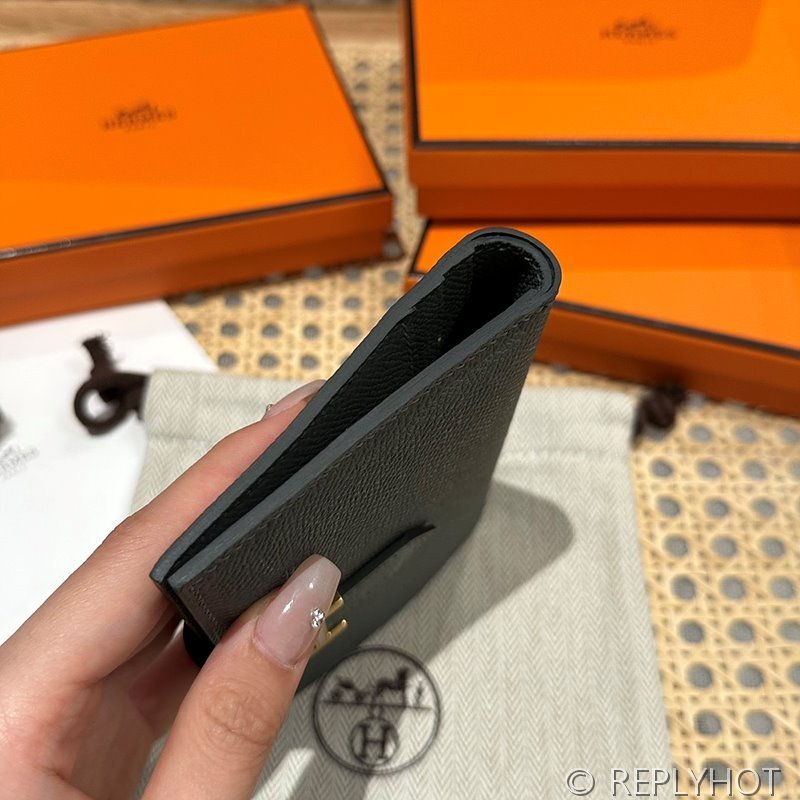[하이엔드급] Hermes 에르메스 베안 컴팩트 지갑 Bearn Compact Wallet / 63 아몬드그린 Vetr Amande 엠솜 금장 [매장가 385만원대]