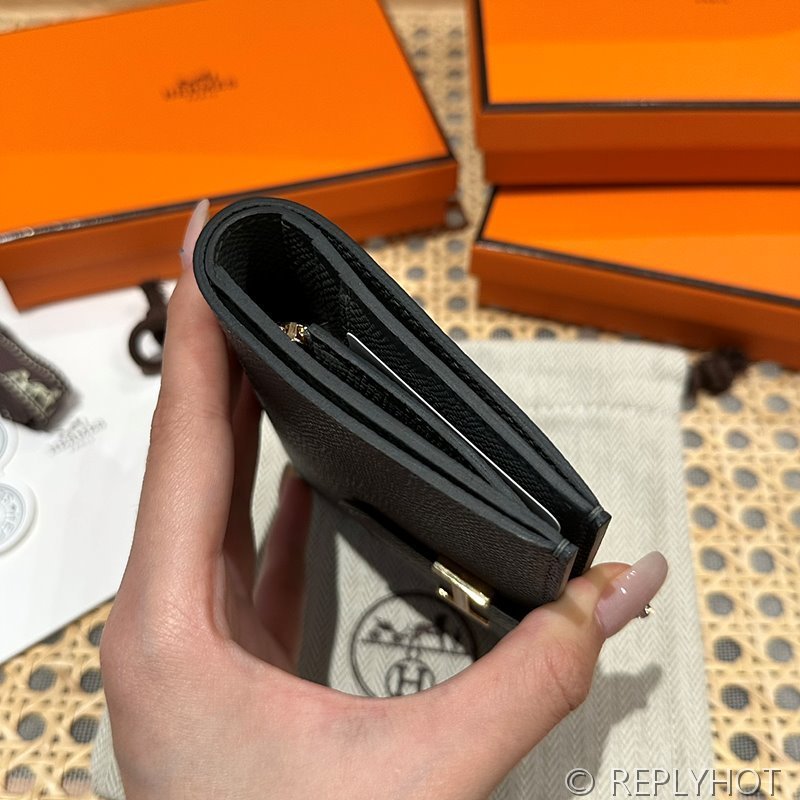 [하이엔드급] Hermes 에르메스 베안 컴팩트 지갑 Bearn Compact Wallet / 63 아몬드그린 Vetr Amande 엠솜 금장 [매장가 385만원대]