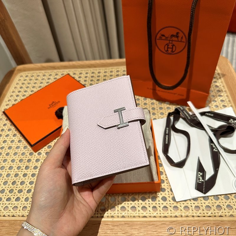 [하이엔드급] Hermes 에르메스 베안 컴팩트 지갑 Bearn Compact Wallet / 09 팔라듐 모브 빨 엡솜 실버 [매장가 385만원대]