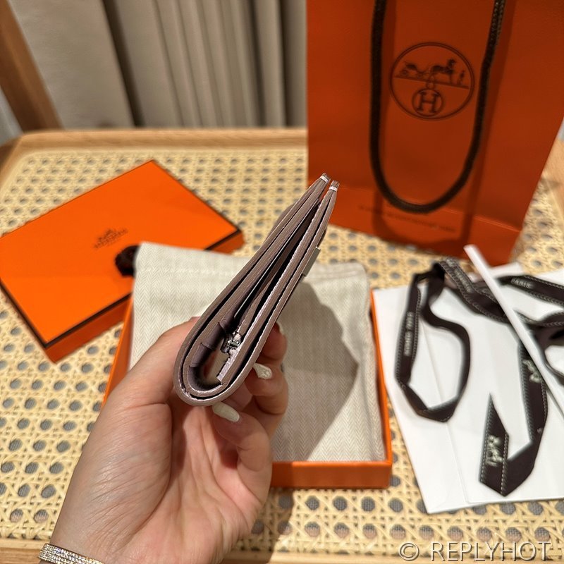 [하이엔드급] Hermes 에르메스 베안 컴팩트 지갑 Bearn Compact Wallet / 09 팔라듐 모브 빨 엡솜 실버 [매장가 385만원대]