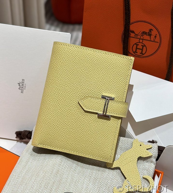 [하이엔드급] Hermes 에르메스 베안 컴팩트 지갑 Bearn Compact Wallet / 1Z Jaune Poussin  팔라듐 죤 푸생 엡솜 은장 [매장가 385만원대]