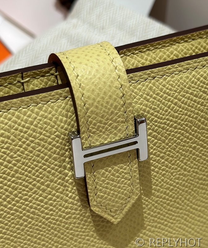 [하이엔드급] Hermes 에르메스 베안 컴팩트 지갑 Bearn Compact Wallet / 1Z Jaune Poussin  팔라듐 죤 푸생 엡솜 은장 [매장가 385만원대]