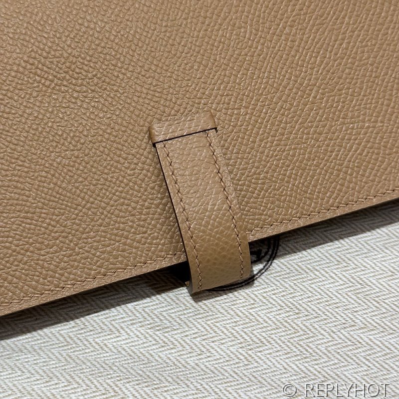 [하이엔드급] HERMES Bearn Wallet 에르메스 베안 장지갑 / 0M CHAI 엠솜 은장 [매장가 555만원대]