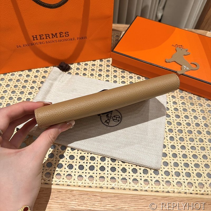 [하이엔드급] HERMES Bearn Wallet 에르메스 베안 장지갑 / 0M CHAI 엠솜 은장 [매장가 555만원대]