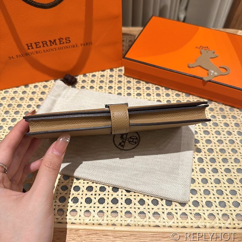 [하이엔드급] HERMES Bearn Wallet 에르메스 베안 장지갑 / 0M CHAI 엠솜 은장 [매장가 555만원대]
