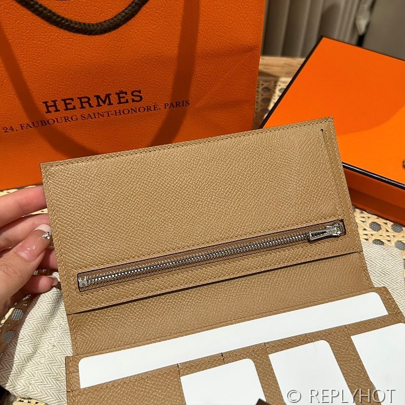 [하이엔드급] HERMES Bearn Wallet 에르메스 베안 장지갑 / 0M CHAI 엠솜 은장 [매장가 555만원대]