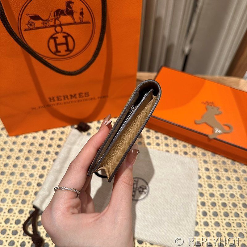 [하이엔드급] HERMES Bearn Wallet 에르메스 베안 장지갑 / 0M CHAI 엠솜 은장 [매장가 555만원대]