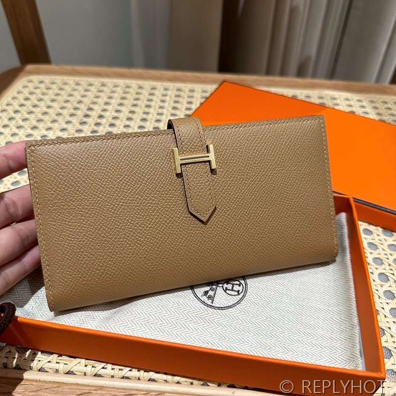 [하이엔드급] HERMES Bearn Wallet 에르메스 베안 장지갑 / 0M CHAI 엡솜 골드 [매장가 555만원대]