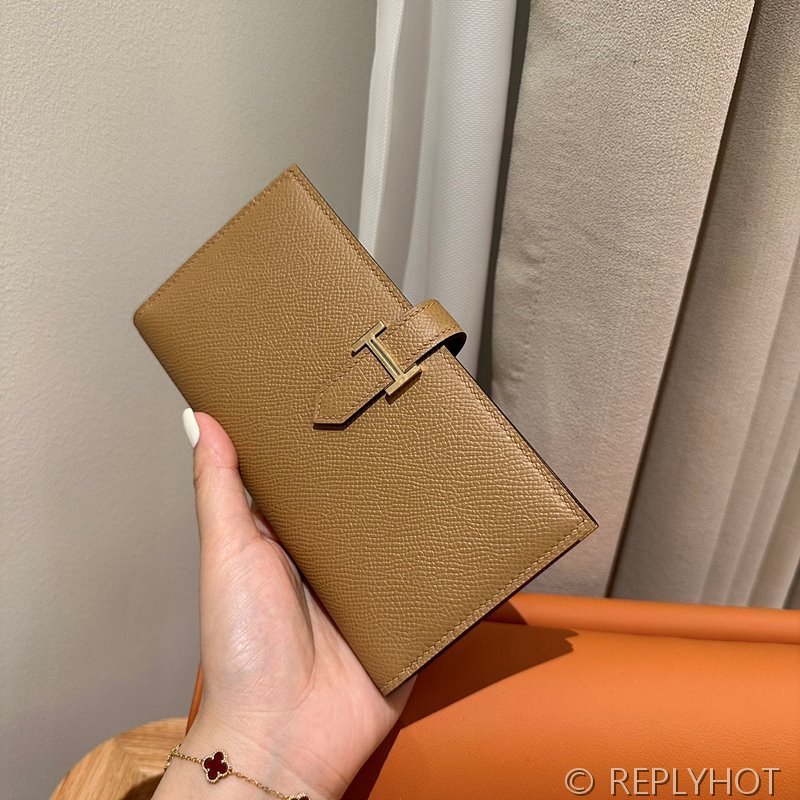 [하이엔드급] HERMES Bearn Wallet 에르메스 베안 장지갑 / 0M CHAI 엡솜 골드 [매장가 555만원대]