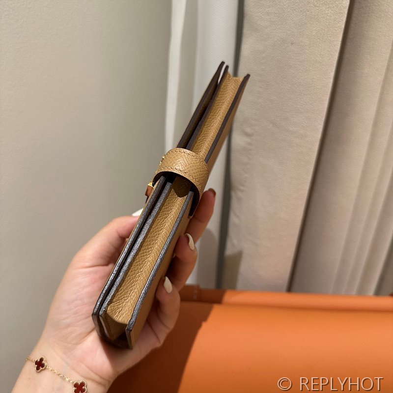 [하이엔드급] HERMES Bearn Wallet 에르메스 베안 장지갑 / 0M CHAI 엡솜 골드 [매장가 555만원대]