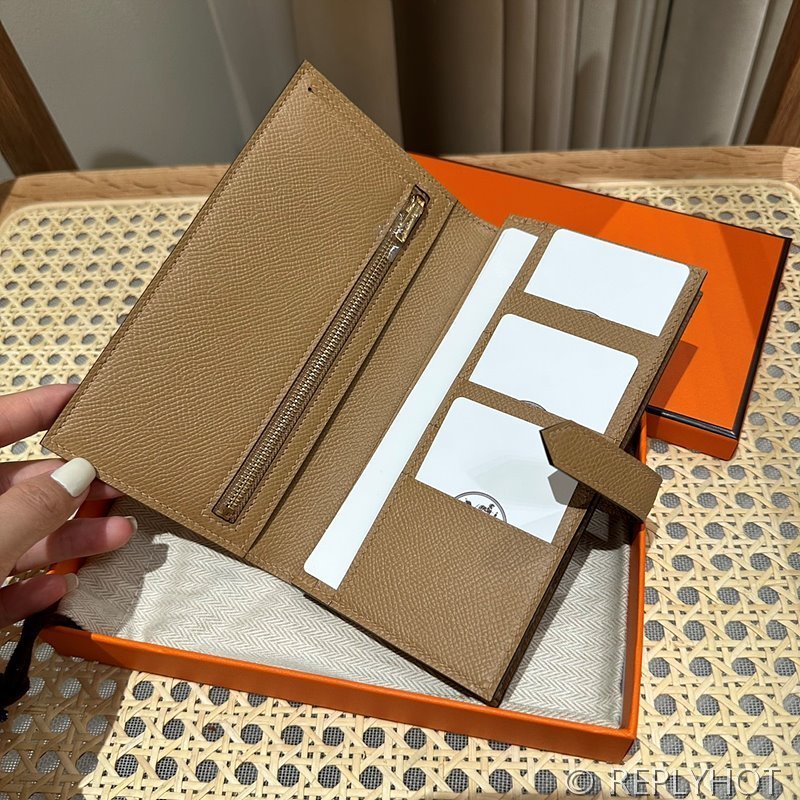 [하이엔드급] HERMES Bearn Wallet 에르메스 베안 장지갑 / 0M CHAI 엡솜 골드 [매장가 555만원대]