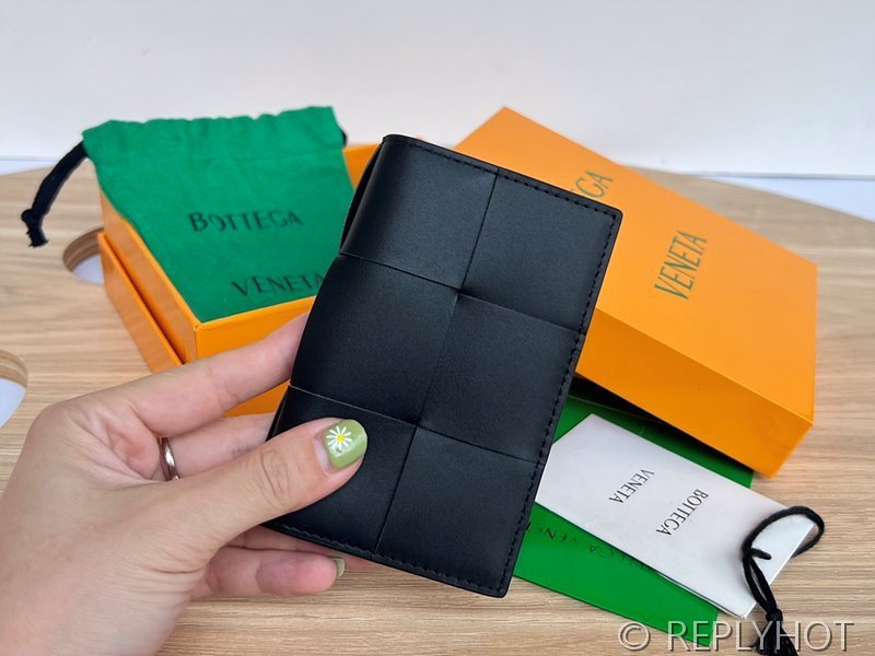 보테가베네타 카세트 플랩 카드 지갑 [매장가 65만원대]