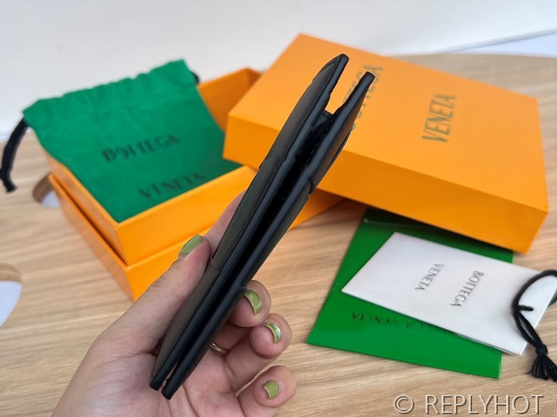 보테가베네타 카세트 플랩 카드 지갑 [매장가 65만원대]