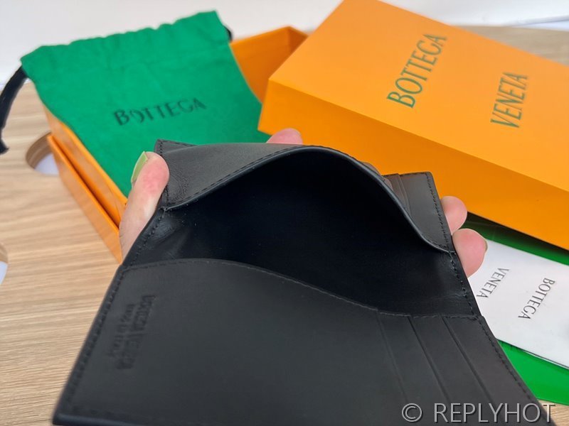 보테가베네타 카세트 플랩 카드 지갑 [매장가 65만원대]