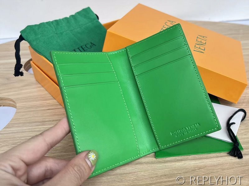 보테가베네타 카세트 플랩 카드 지갑 [매장가 65만원대]