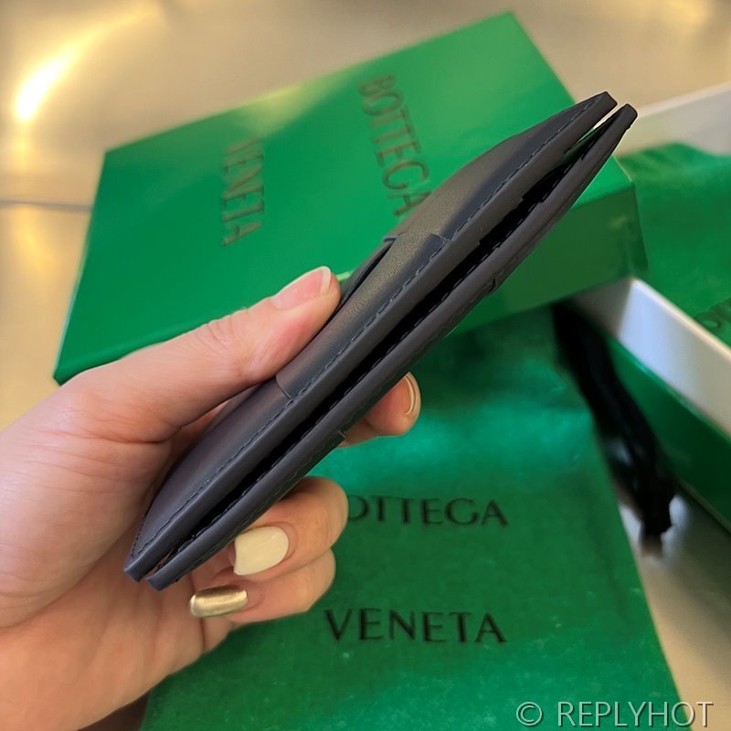 보테가베네타 카세트 플랩 카드 지갑 [매장가 65만원대]