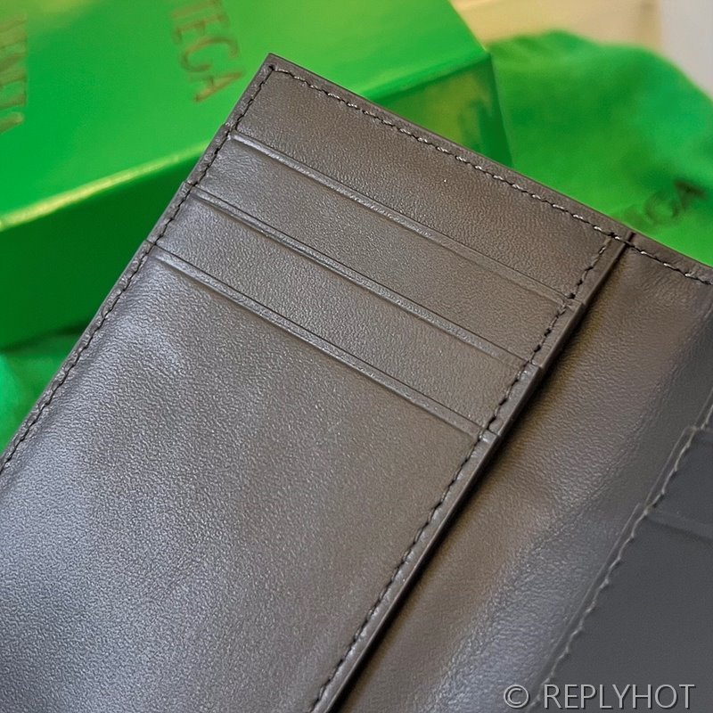 보테가베네타 카세트 플랩 카드 지갑 [매장가 65만원대]