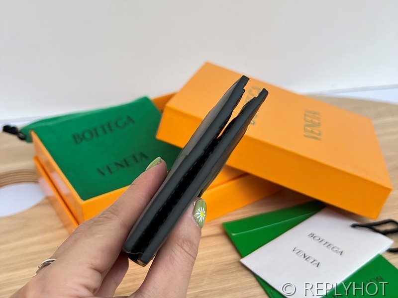 보테가베네타 카세트 폴더형 지갑 [매장가 81만원대]