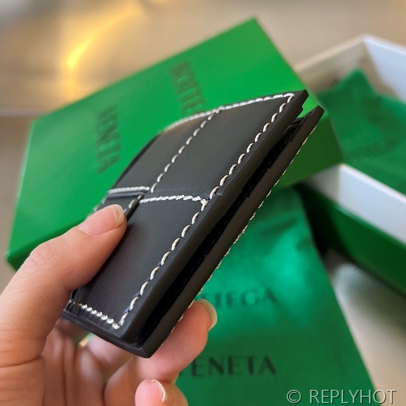 보테가베네타 카세트 폴더형 지갑 [매장가 81만원대]