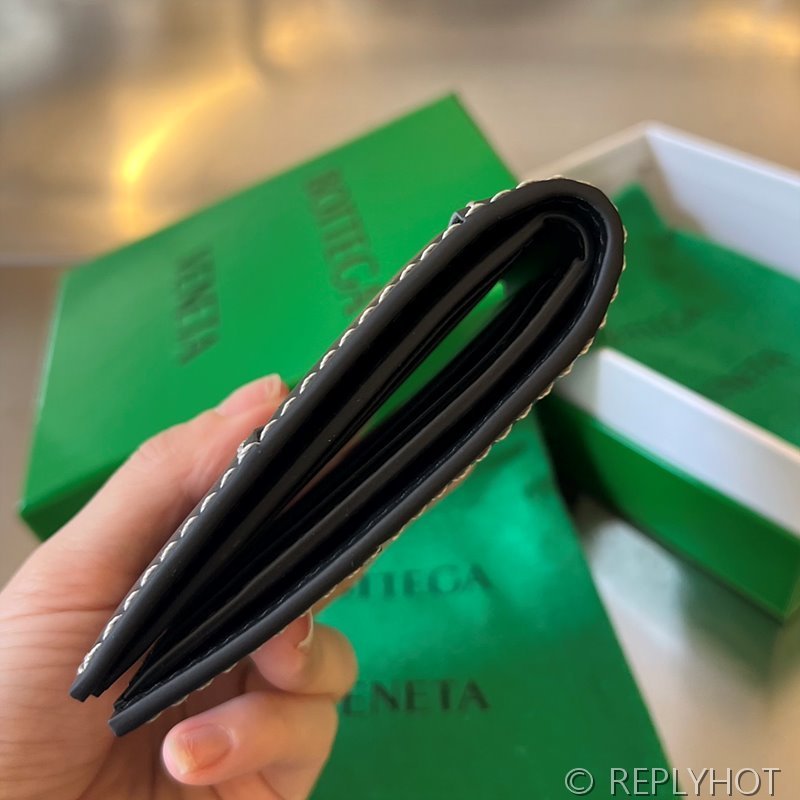 보테가베네타 카세트 폴더형 지갑 [매장가 81만원대]