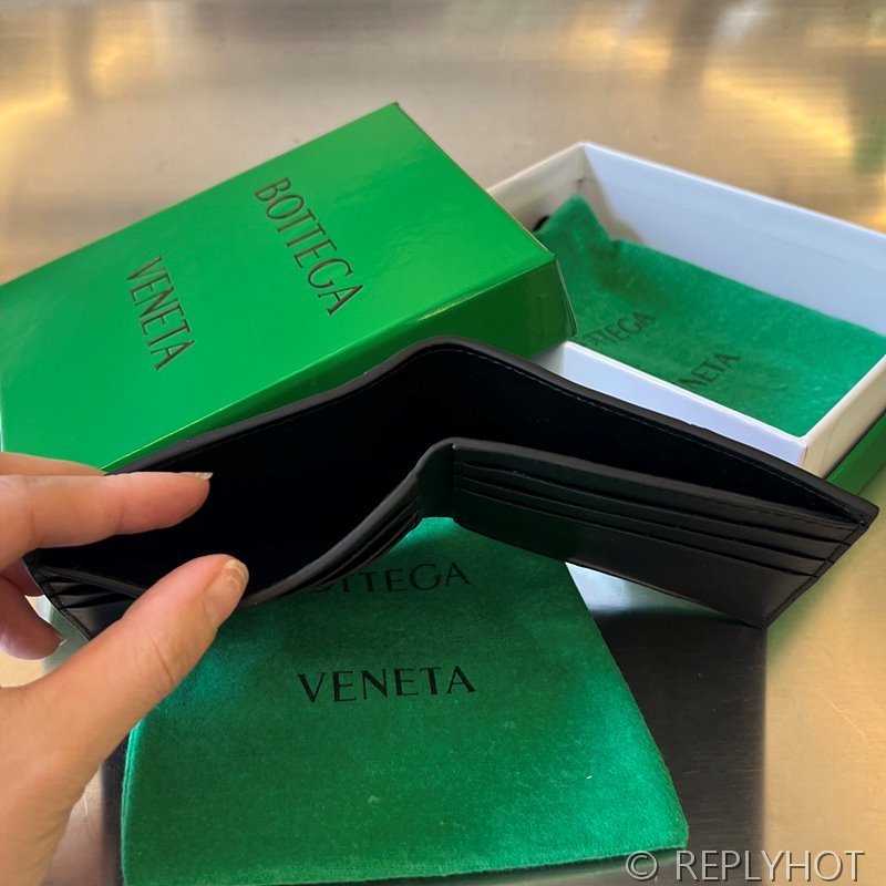 보테가베네타 카세트 폴더형 지갑 [매장가 81만원대]