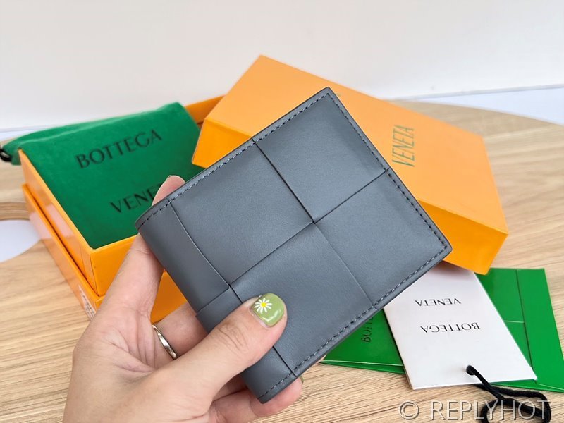 보테가베네타 카세트 폴더형 지갑 [매장가 81만원대]