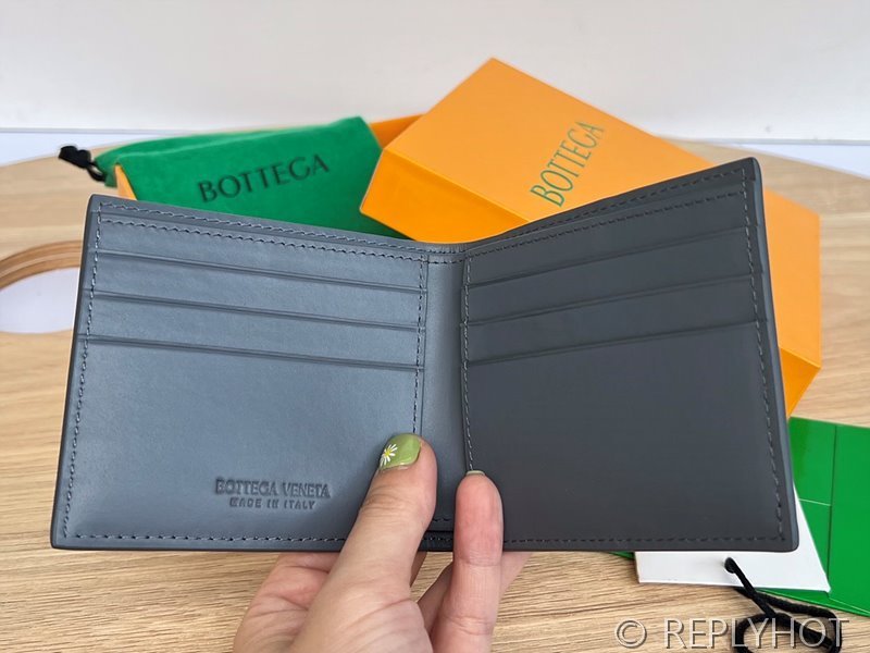 보테가베네타 카세트 폴더형 지갑 [매장가 81만원대]