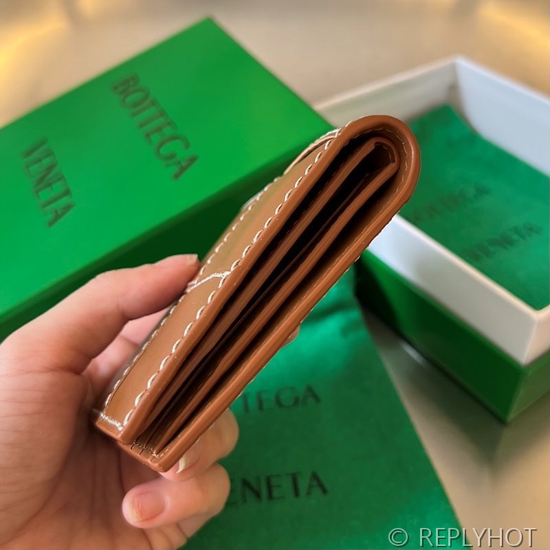 보테가베네타 카세트 폴더형 지갑 [매장가 81만원대]