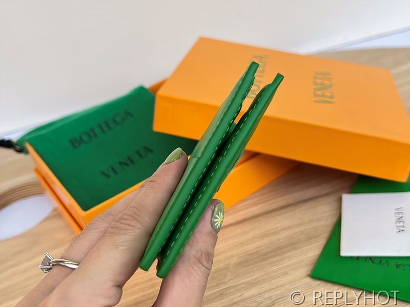 보테가베네타 카세트 폴더형 지갑 [매장가 81만원대]