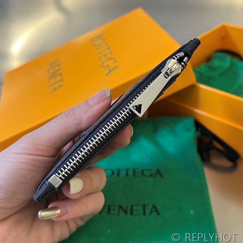 보테가베네타 카세트 지퍼 카드 지갑 [매장가 65만원대]