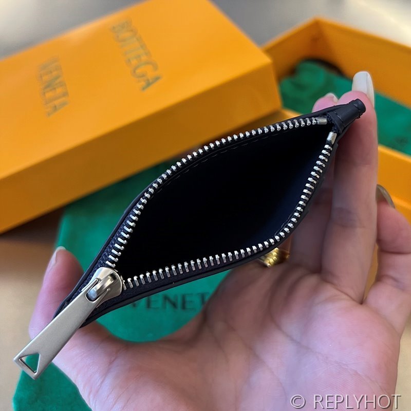 보테가베네타 카세트 지퍼 카드 지갑 [매장가 65만원대]