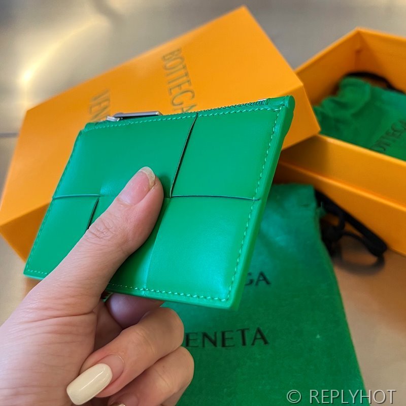 보테가베네타 카세트 지퍼 카드 지갑 [매장가 65만원대]