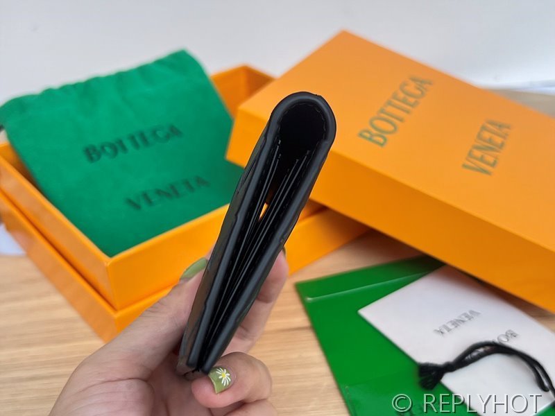 보테가베네타 인트레치아토 플랩 카드 지갑 [매장가 65만원대]