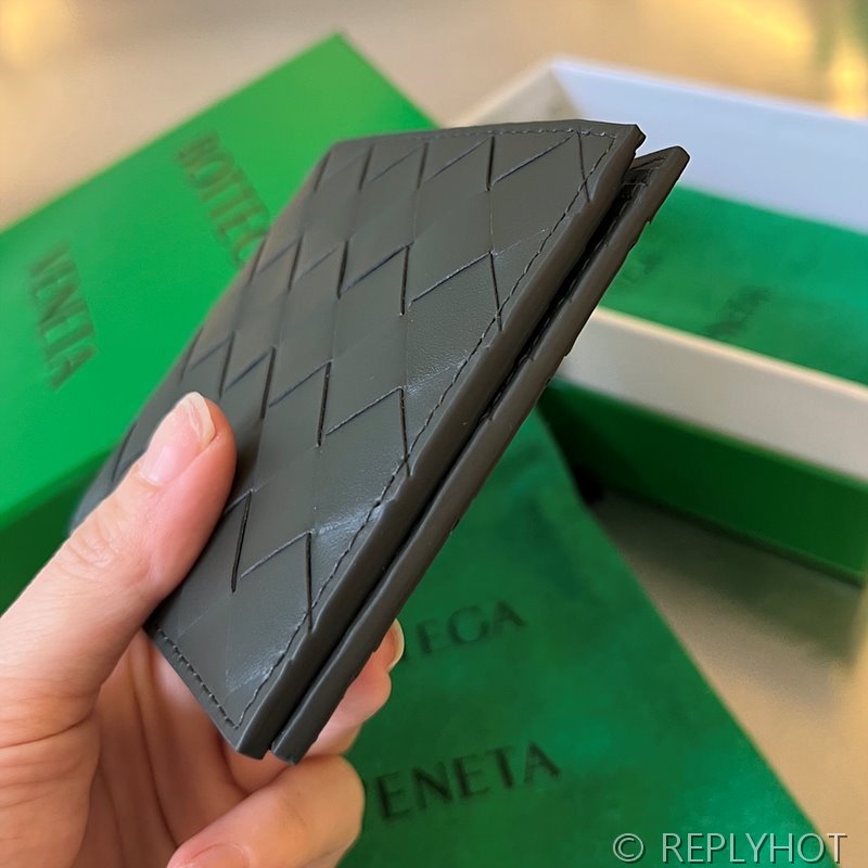 보테가베네타 인트레치아토 폴더형 지갑 [매장가 81만원대]