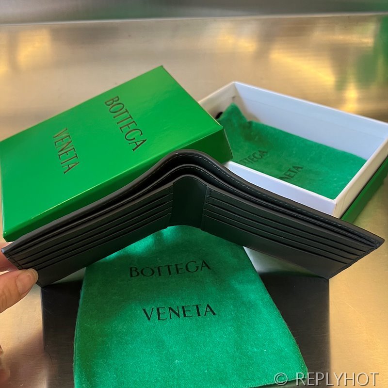 보테가베네타 인트레치아토 폴더형 지갑 [매장가 81만원대]