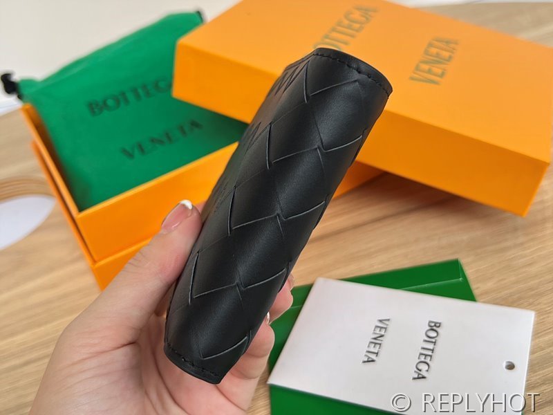 보테가베네타 인트레치아토 폴더형 지갑 [매장가 81만원대]