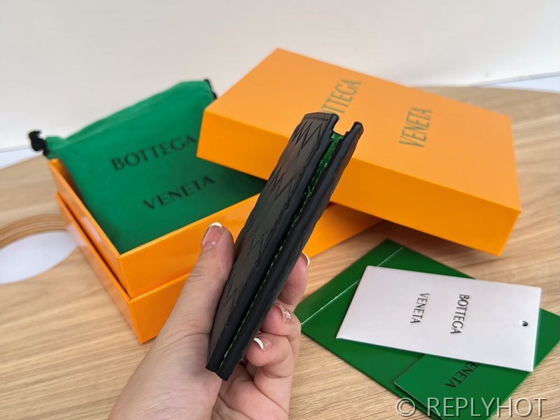 보테가베네타 인트레치아토 폴더형 지갑 [매장가 81만원대]