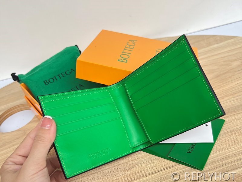 보테가베네타 인트레치아토 폴더형 지갑 [매장가 81만원대]