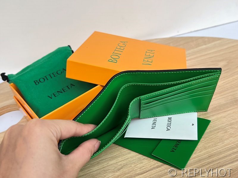 보테가베네타 인트레치아토 폴더형 지갑 [매장가 81만원대]