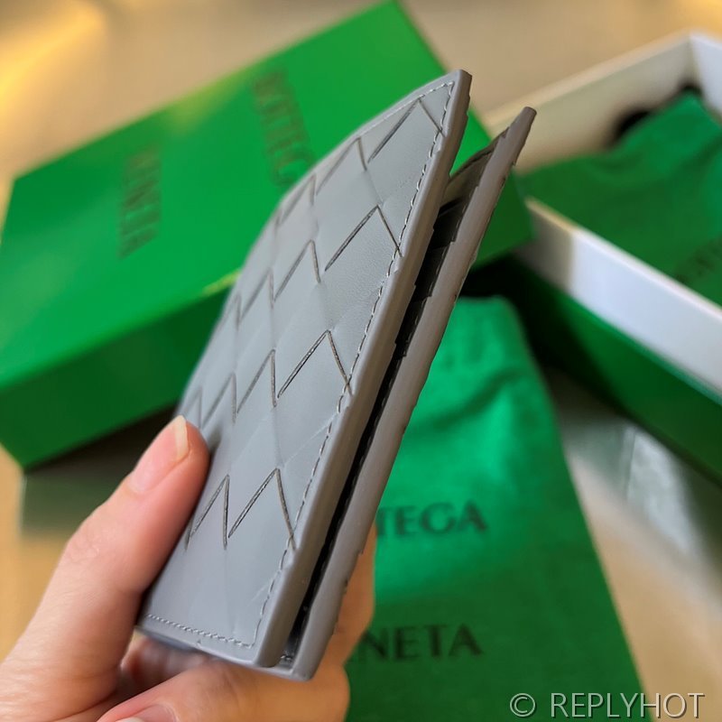 보테가베네타 인트레치아토 폴더형 지갑 [매장가 81만원대]