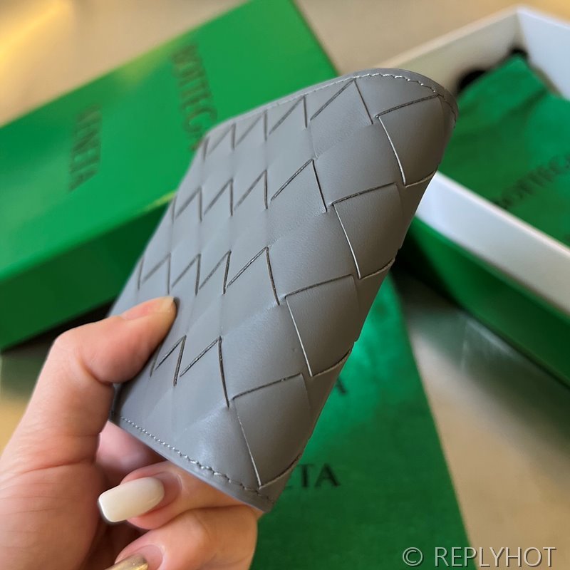 보테가베네타 인트레치아토 폴더형 지갑 [매장가 81만원대]