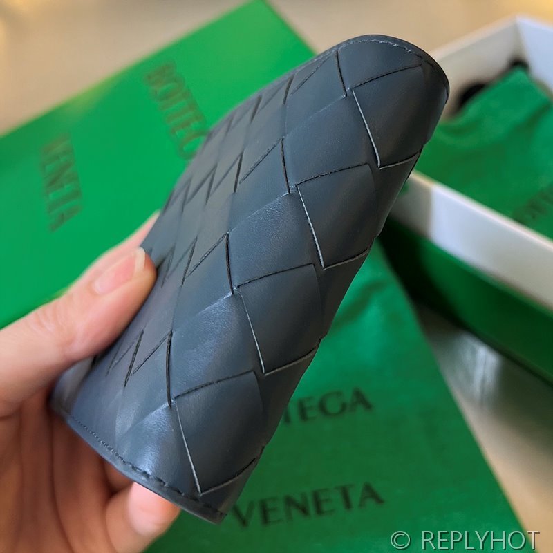 보테가베네타 인트레치아토 폴더형 지갑 [매장가 81만원대]