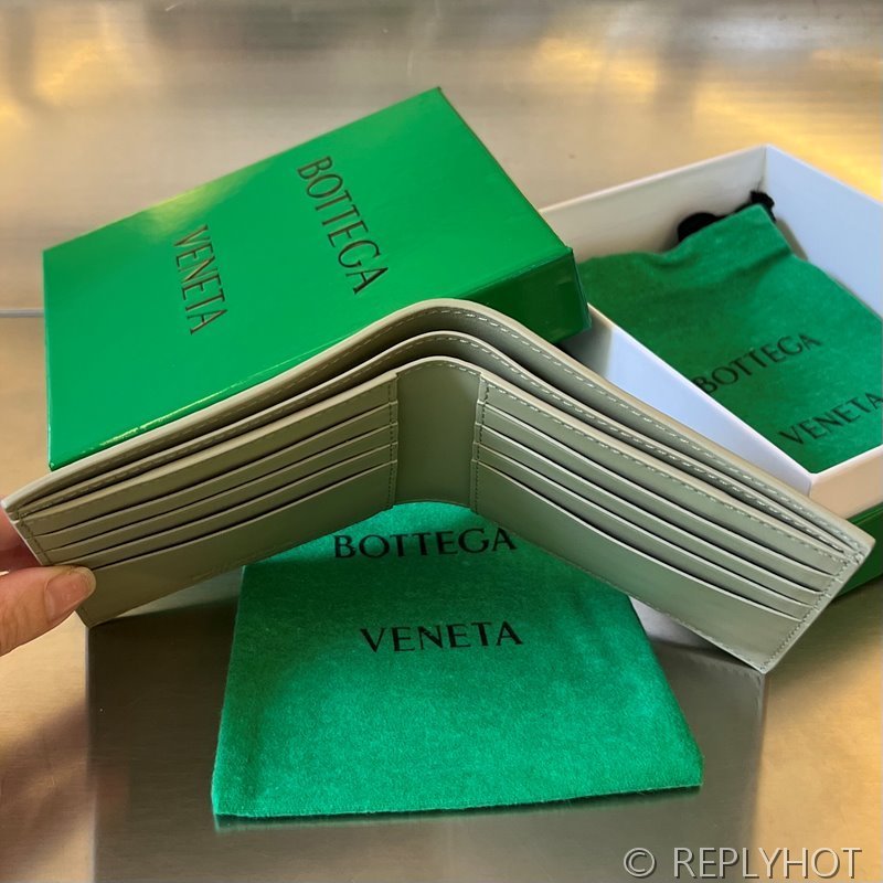 보테가베네타 인트레치아토 폴더형 지갑 [매장가 81만원대]