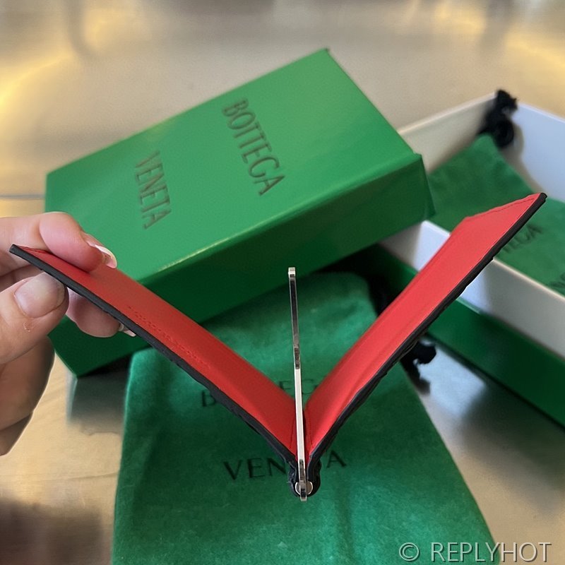 보테가베네타 인트레치아토 클립형 지갑 [매장가 81만원대]