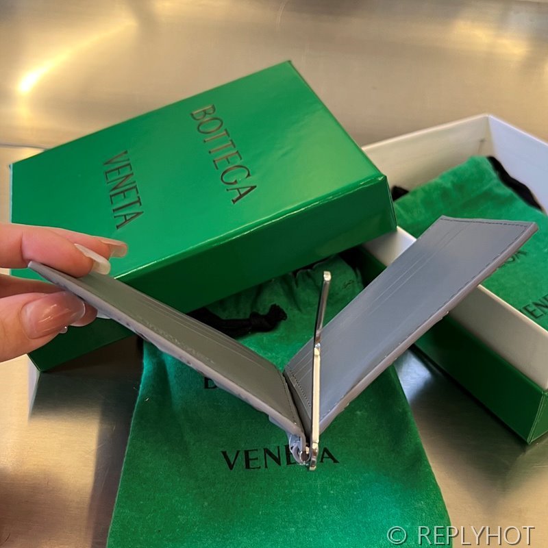 보테가베네타 인트레치아토 클립형 지갑 [매장가 81만원대]