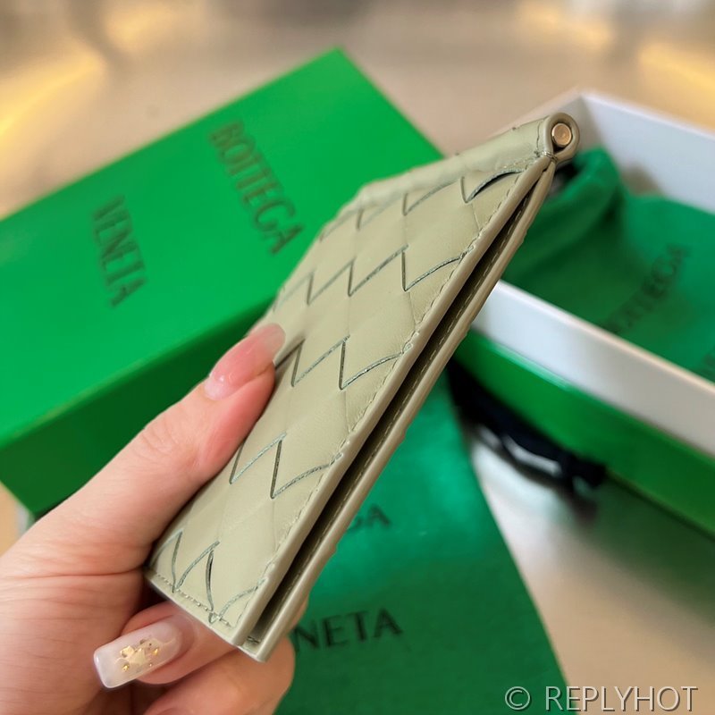 보테가베네타 인트레치아토 클립형 지갑 [매장가 81만원대]