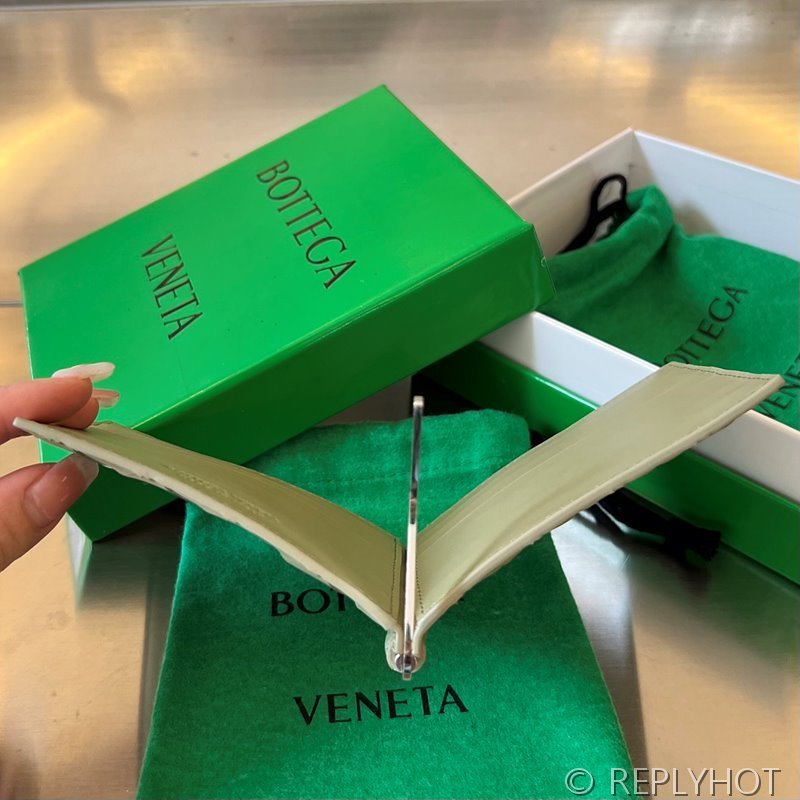 보테가베네타 인트레치아토 클립형 지갑 [매장가 81만원대]