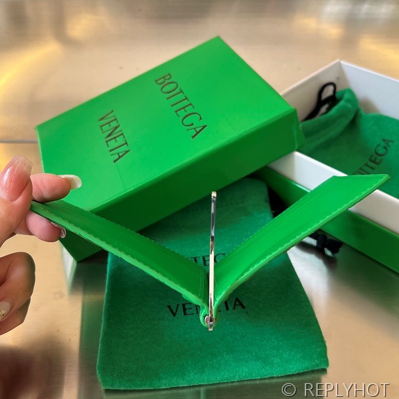 보테가베네타 인트레치아토 클립형 지갑 [매장가 81만원대]